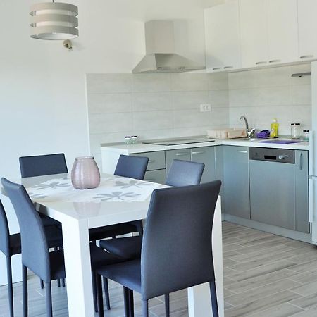 Apartments Zora Rogoznica  Luaran gambar