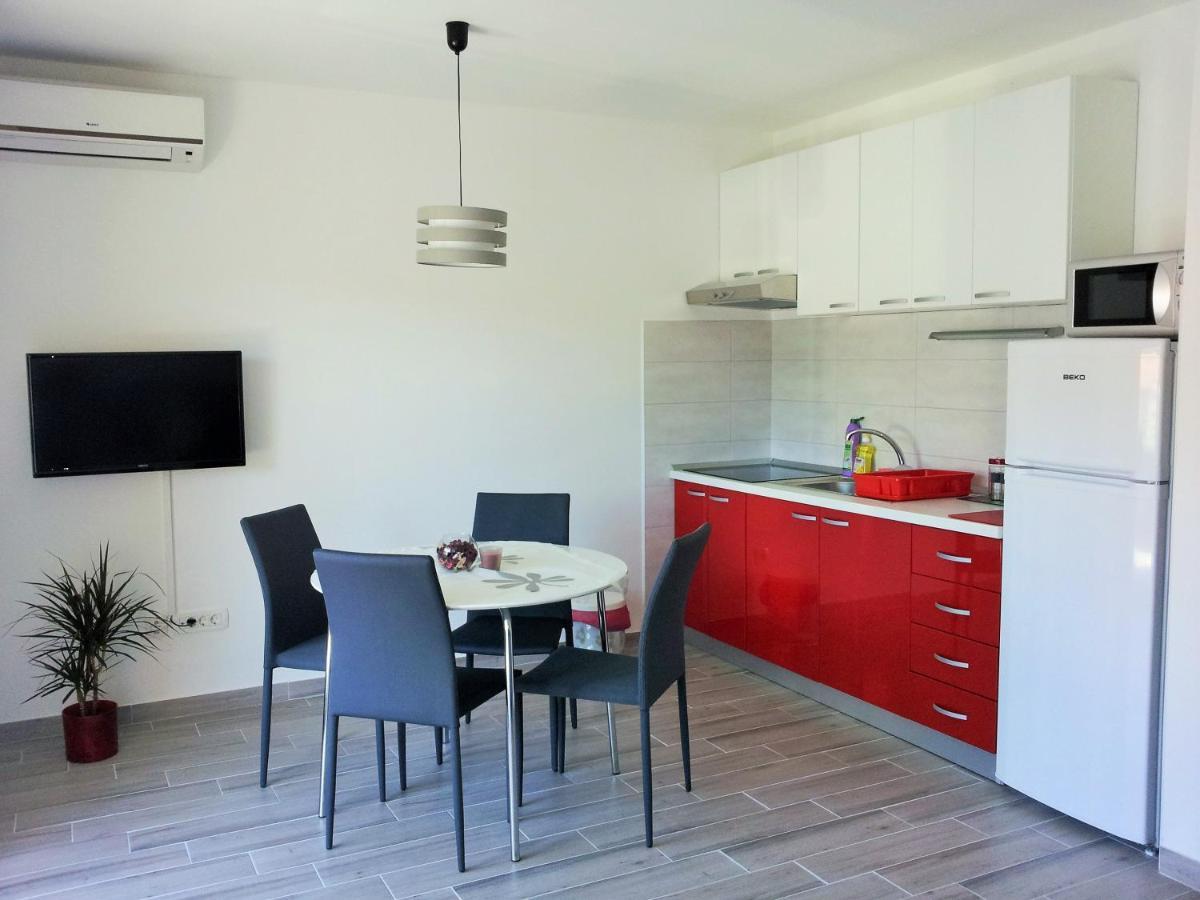Apartments Zora Rogoznica  Luaran gambar