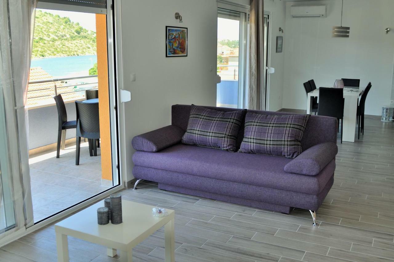 Apartments Zora Rogoznica  Luaran gambar