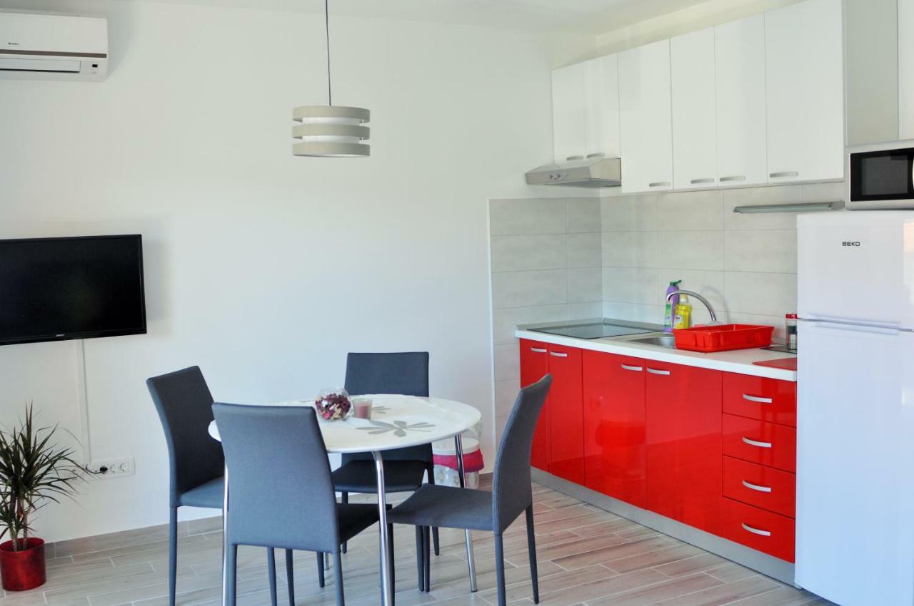 Apartments Zora Rogoznica  Luaran gambar