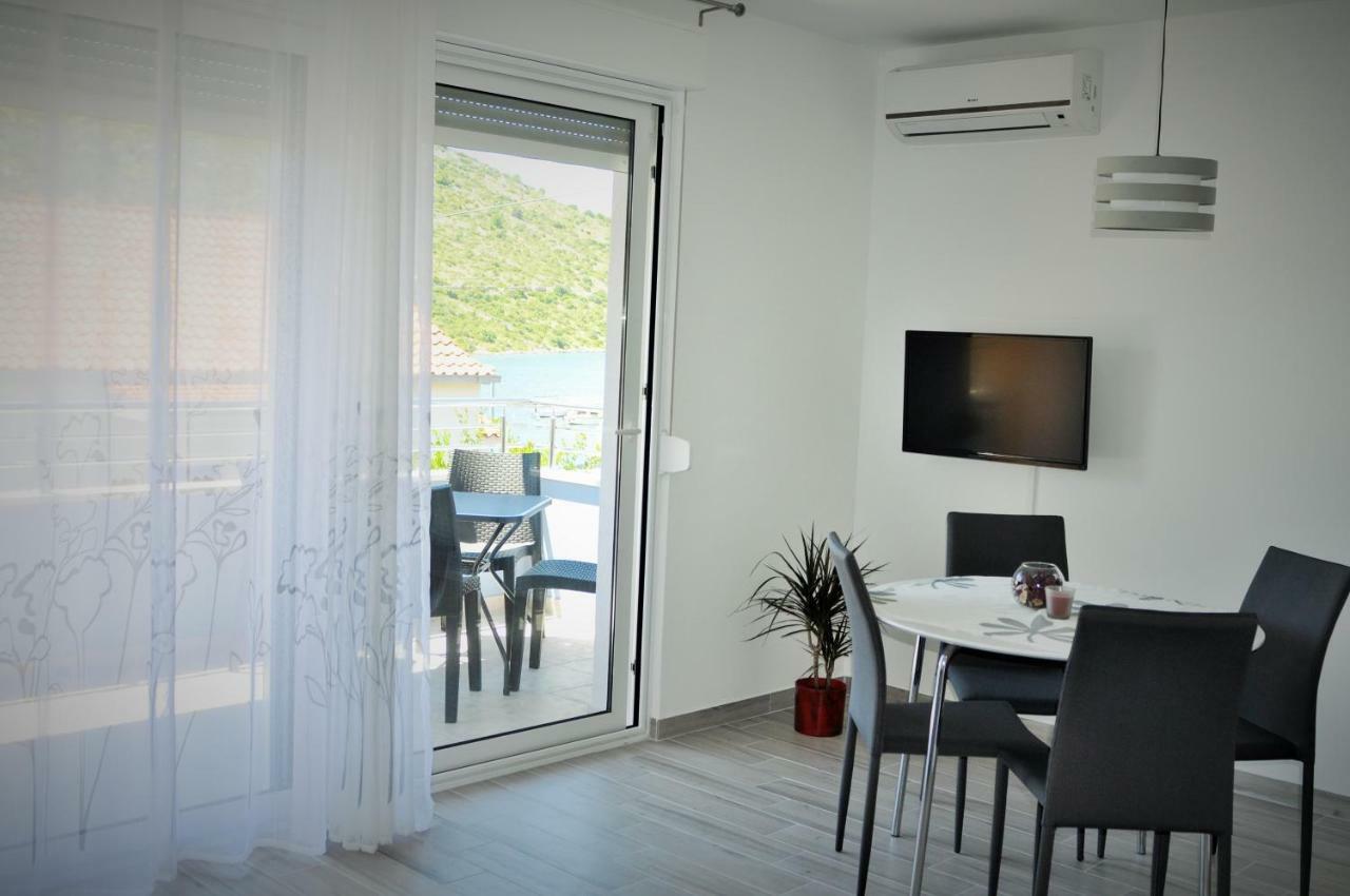 Apartments Zora Rogoznica  Luaran gambar