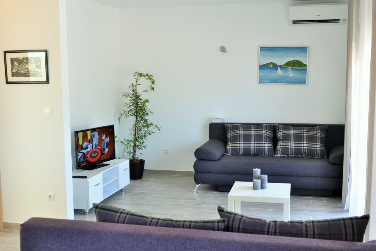 Apartments Zora Rogoznica  Luaran gambar