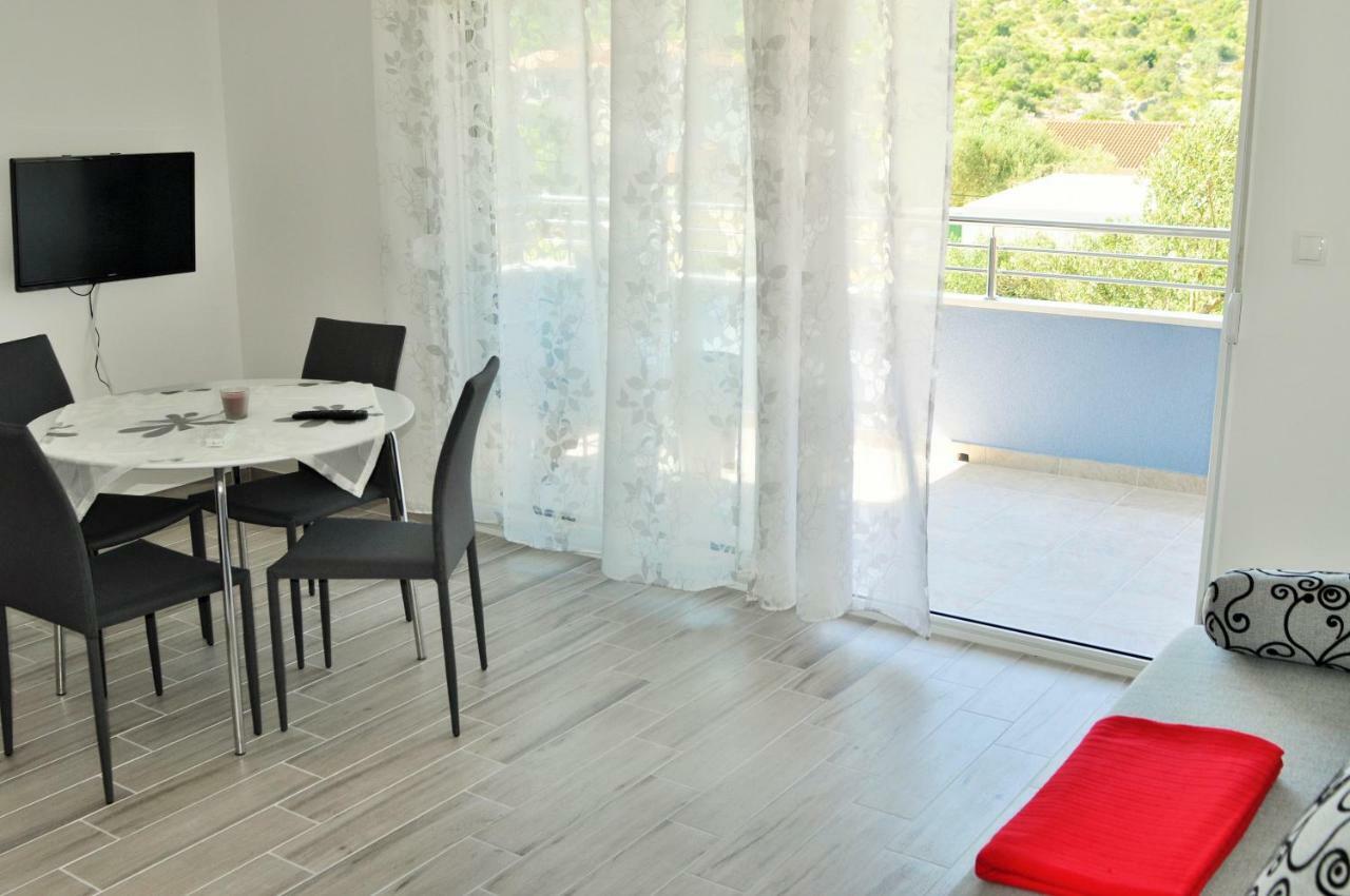 Apartments Zora Rogoznica  Luaran gambar