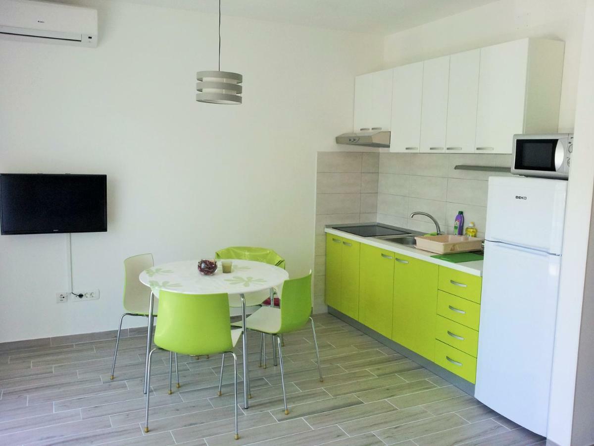 Apartments Zora Rogoznica  Luaran gambar